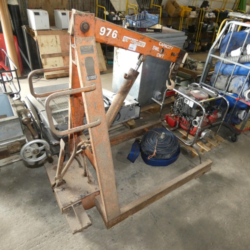 5058 - 1 x Slingsby manual hydraulic engine lift