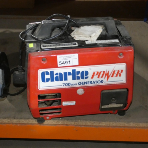 5491 - 1 x Clarke Power G900 240v / 700w petrol engine generator