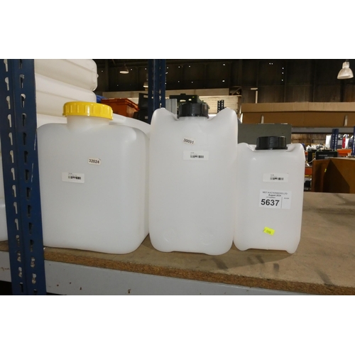 5637 - 1 x 20L plastic water tank, 1 x 10L plastic jerry can and 1 x 5L plastic jerry can