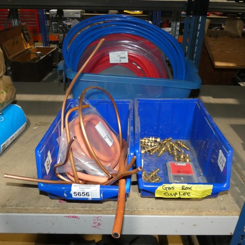 5656 - A quantity of gas pipe, gas hose, gas fittings and plastic tube