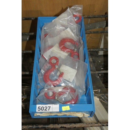 5027 - 10 x red metal hoist hooks - unused