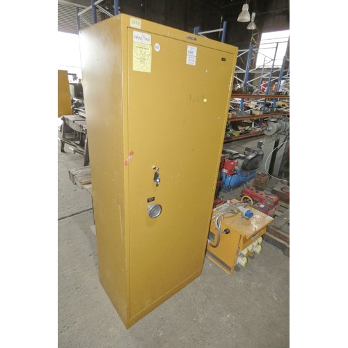 5362 - 1 x heavy duty metal single door cabinet approx 76 x 47 x 183cm high - 1 lock and supplied with 2 x ... 