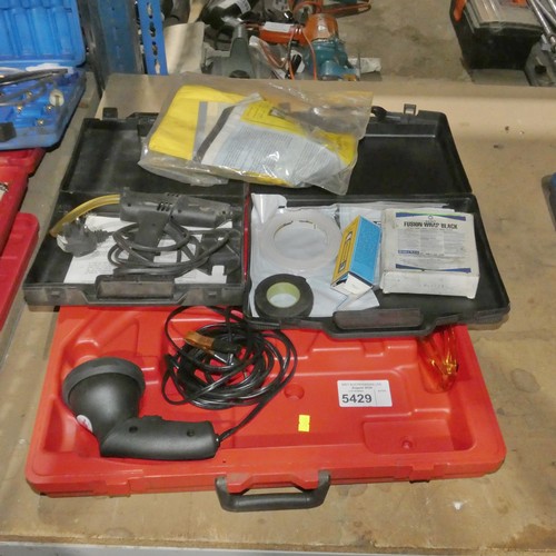 5429 - A quantity of various items including a Wurth UV leak detector lamp, a glue gun etc