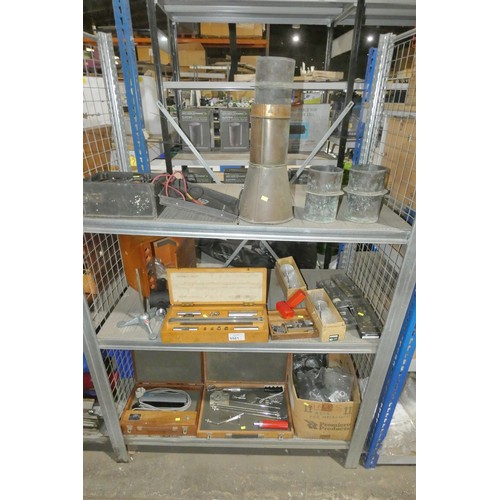 5581 - A quantity of various items including a Universal Avometer, a Stanhope-Seta 1040 smoke point apparat... 