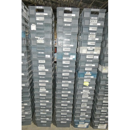 5699 - 20 x grey plastic stacking boxes each approx 40 x 30 x 19cm high