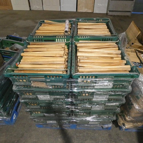 5945 - 1 pallet containing a large quantity of wooden hammer handles