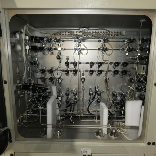 5870 - 1 x Qualiflow industrial gas flow control cabinet type FO1G, YOM 2002, 240v approx 267 x 70 x 206cm ... 