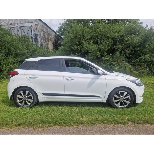 1 - Hyundai  i20 Hatchback 1.2 premium NAV SDR, white, Reg: WF67 XZX, 19/12/17, 5 spd manual petrol 1248... 