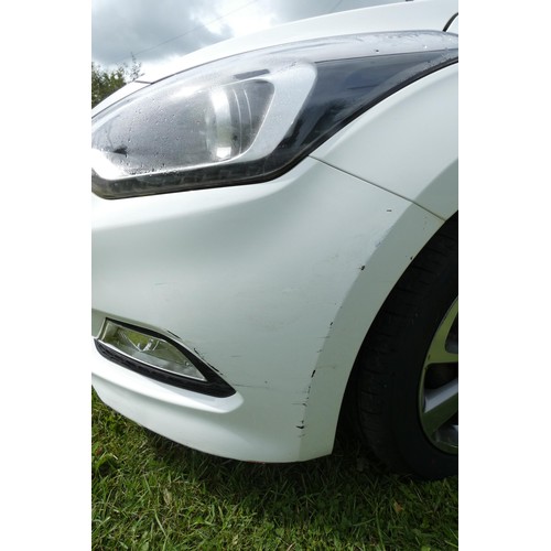 1 - Hyundai  i20 Hatchback 1.2 premium NAV SDR, white, Reg: WF67 XZX, 19/12/17, 5 spd manual petrol 1248... 