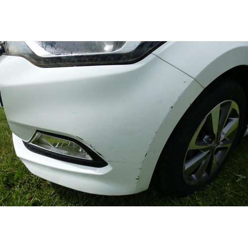 1 - Hyundai  i20 Hatchback 1.2 premium NAV SDR, white, Reg: WF67 XZX, 19/12/17, 5 spd manual petrol 1248... 