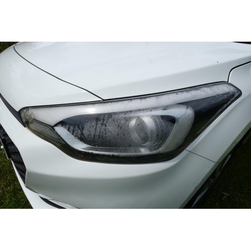 1 - Hyundai  i20 Hatchback 1.2 premium NAV SDR, white, Reg: WF67 XZX, 19/12/17, 5 spd manual petrol 1248... 