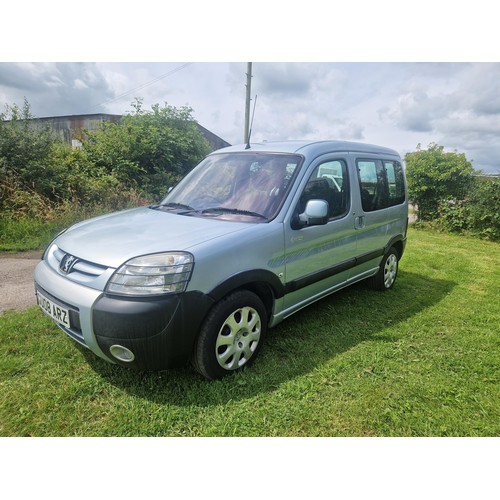 3 - Peugeot Partner MPV Combi Diesel Estate 1.6 HDI Escapade 5 dr, Silver, Reg: GUO8 ARZ, 01/93/2008, 5 ... 