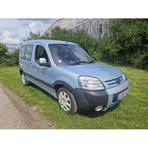 3 - Peugeot Partner MPV Combi Diesel Estate 1.6 HDI Escapade 5 dr, Silver, Reg: GUO8 ARZ, 01/93/2008, 5 ... 