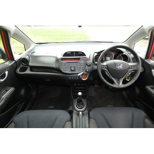 4 - Honda Jazz  5 dr hatchback, 1.4 i-VTEC EX Re, Reg: WG64 EFL, 27/11/2014, 5 spd manual petrol 1339cc,... 