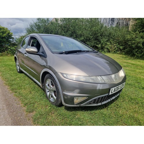 5 - HONDA CIVIC HATCHBACK 1.8 I-VTEC ES, 5Dr.  Reg: LA06 UZK, 30/06/2006, 6 spd manual petrol 1799cc, Mi... 