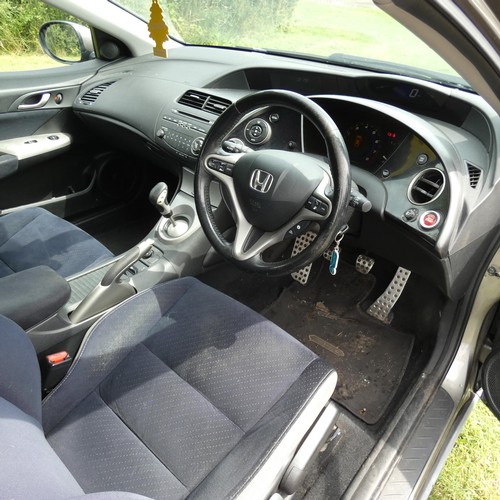 5 - HONDA CIVIC HATCHBACK 1.8 I-VTEC ES, 5Dr.  Reg: LA06 UZK, 30/06/2006, 6 spd manual petrol 1799cc, Mi... 