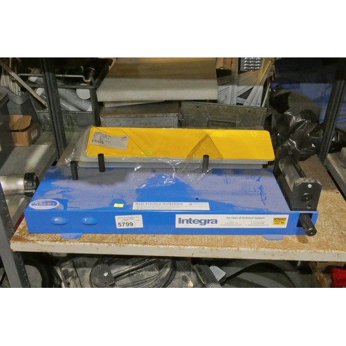 5799 - 1 x Jepson Merlin / Integra number plate laminator and a quantity of number plate blanks (no letters... 