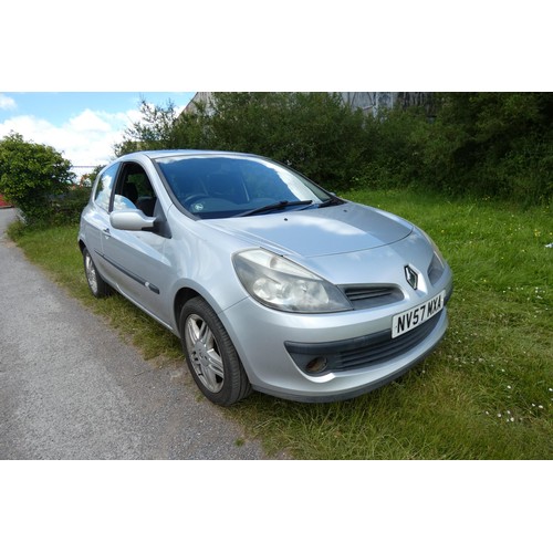 8 - Renault Clio Dynamique 1.5 DCi 86, 5dr hatchback 3 Dr Silver, Reg: NV57 MXA, 16/01/2008, 5 spd manua... 