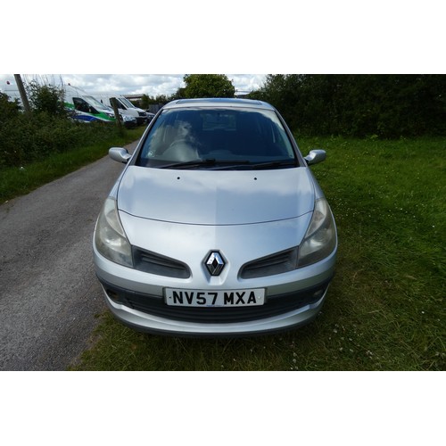 8 - Renault Clio Dynamique 1.5 DCi 86, 5dr hatchback 3 Dr Silver, Reg: NV57 MXA, 16/01/2008, 5 spd manua... 