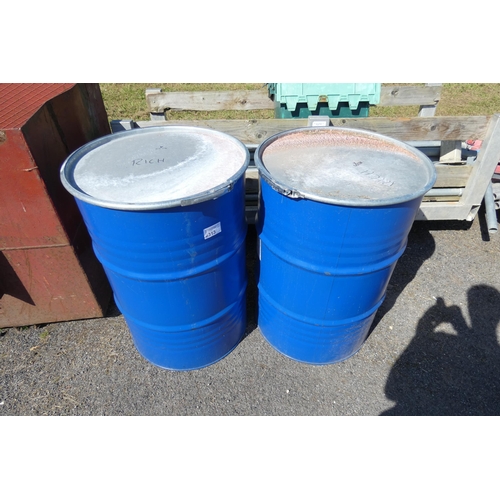 6313 - 2 x 205L open top metal drums each with removable clip on lids