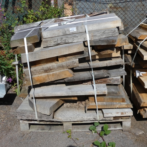 6318 - 1 x pallet containing a quantity of various hardwood slabs, mainly oak - Contents of 1 pallet