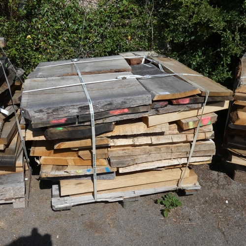 6323 - 1 x pallet containing a quantity of various hardwood slabs, mainly oak - Contents of 1 pallet