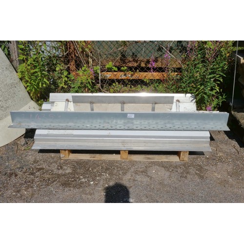 6317 - 6 x various metal lintels, lengths vary up to approx 210cm long