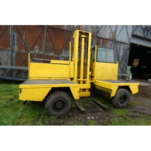 6299 - 1 x Boss 556/MK5B-2, diesel operated side load forklift truck, YOM 1989, capacity 5000kg, SN. 01502,... 