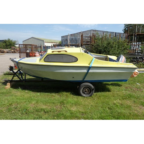 6241 - A cabin cruiser boat with a Mariner 25hp two stroke electric start outboard engine. This boat is app... 