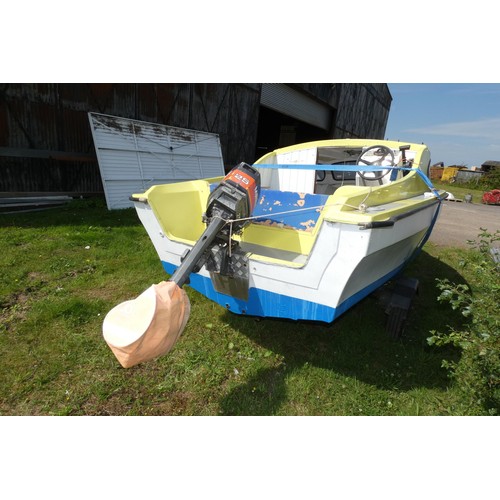 6241 - A cabin cruiser boat with a Mariner 25hp two stroke electric start outboard engine. This boat is app... 