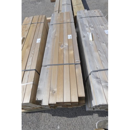 6348 - 70 x lengths of timber each measuring approx 4 cm x 4 x 119