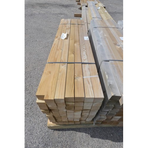 6349 - 70 x lengths of timber each measuring approx 4 cm x 4 x 119