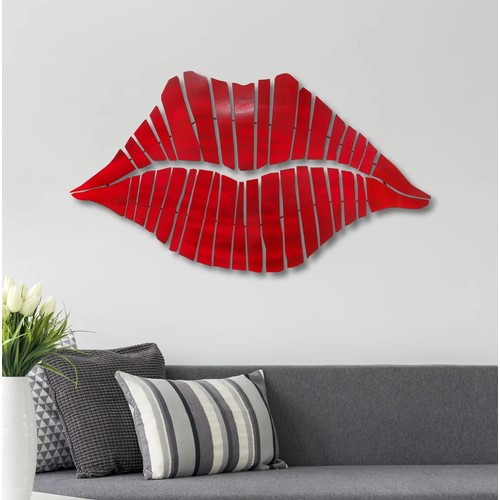 152 - 1 x piece of metal wall by Ebern Designs approx 90cm wide  - Lips - RRP £159