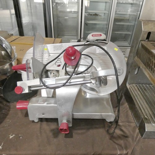 1098 - A commercial meat slicer by Berkel - trade  Tested Working

ade