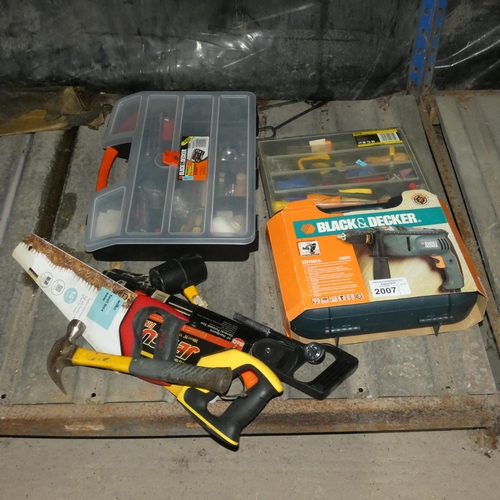 2007 - A quantity of various hand tools and 1 x Black & Decker drill 240v (Trade)