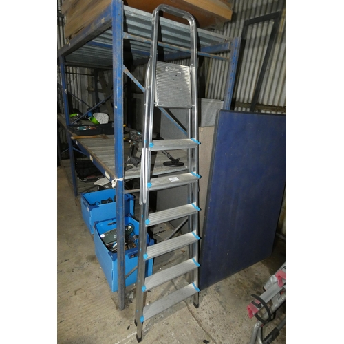 2075 - 1 x Beldray aluminum step ladder