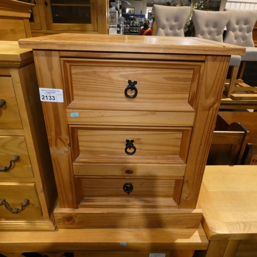 2133 - 1 x Pine bedside cabinet with 3 drawers