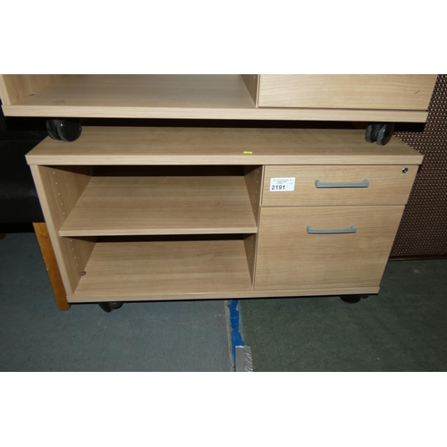 2191 - 1 x low mobile wood effect storage unit approx 60cm d x 100 cm w x 57cm high