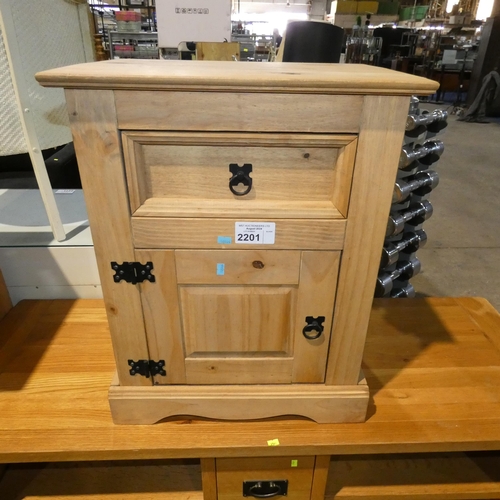 2201 - 1 x Pine bedside cabinet