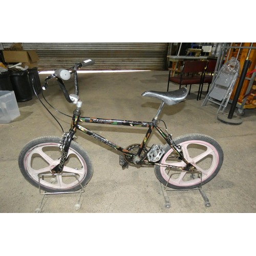 2099 - 1 x Vintage 80's Raleigh Burner BMX Bike Mark II, (oval Aero frame) comes with Skyway tuff II 20