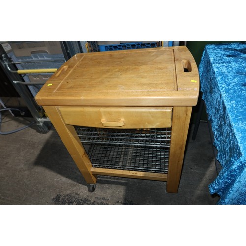 1295 - A wooden kitchen trolley with 1 drawer & 2 wire shelves