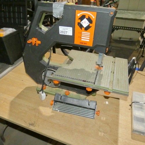 2027 - 1 x Dewalt DW100 bench top band saw 240v (Trade)