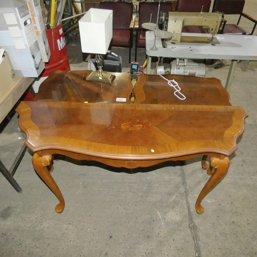 2035 - A reproduction style hall table approx 137cm wide, a pair of reproduction style coffee / side tables... 