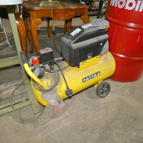 2037 - 1 x Stanley compressor 240v (Trade)  TESTED WORKING