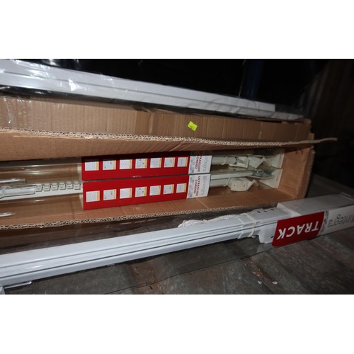 2013 - A quantity of various curtain rails by Evaglide and Integra. Contents of 1 shelf