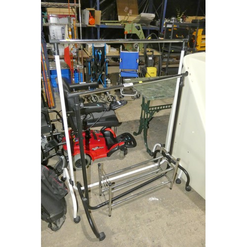 2068 - 2 x metal clothes rails and 1 x shoe rack