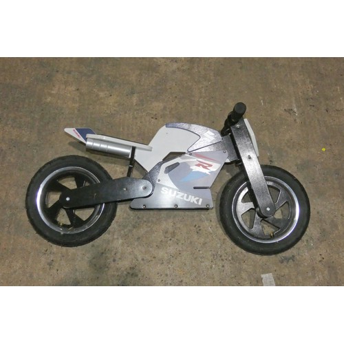 2090 - 1 x Suzuki childs balance bike