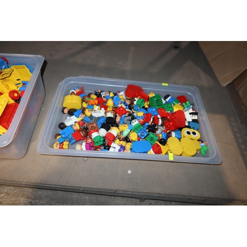 2106 - A quantity of various Lego Duplo. Contents of 1 shelf and please note that the plastic boxes are inc... 