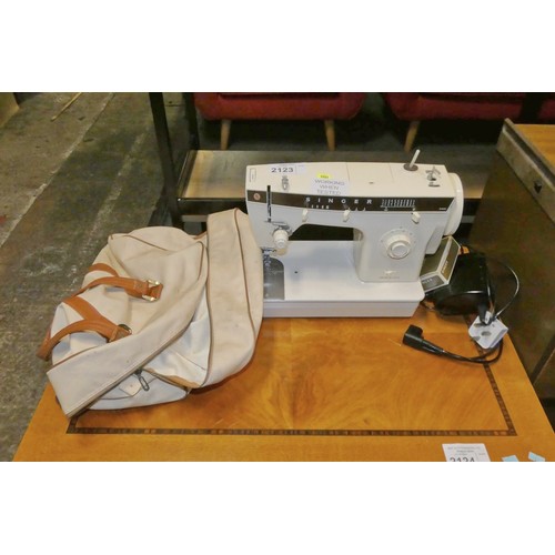 2123 - 1 x Singer 368 sewing machine 240v (Trade)  TESTED WORKING