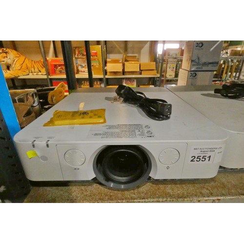 2551 - A commercial AV projector by Sony type VPL-FH31  - trade